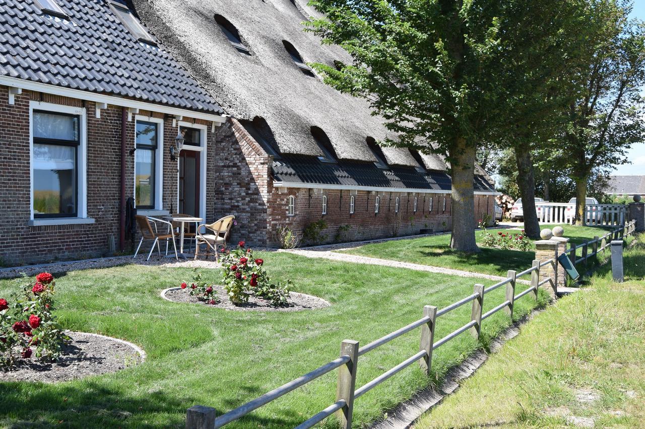De Hocht Bed & Breakfast Nes  ภายนอก รูปภาพ