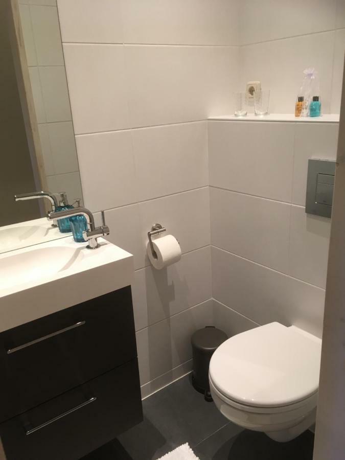 De Hocht Bed & Breakfast Nes  ภายนอก รูปภาพ
